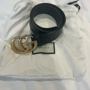Authentic WIDE LEATHER BELT DOUBLE GG BUCKLE in amazing condition! W/box Authentic Gucci Black Textured Wide Leather Signature Double  main image 4